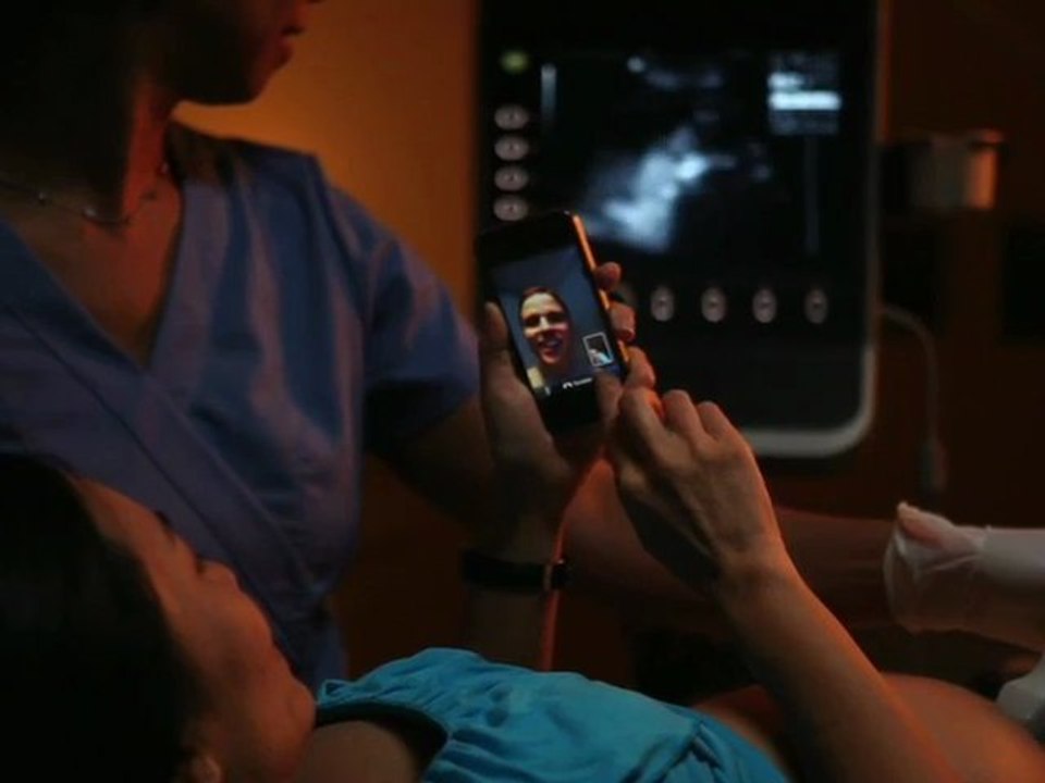 Apple Pub : Publicité iPhone 4 "FaceTime - Échographie" (201