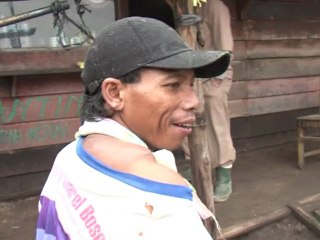 Mining the hard way in an Indonesian volcano