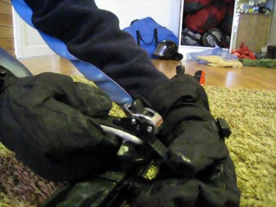 position de la la languette noire dans la boucle de la fix