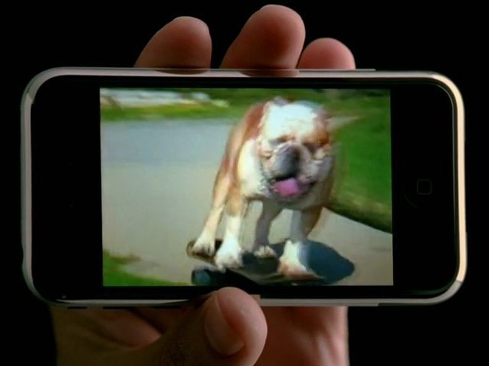 Apple Pub : Spot TV iPhone "Étonnant" (VF - 2007)