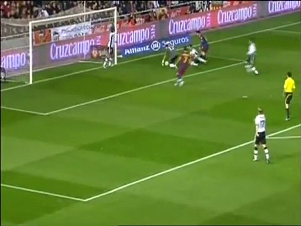 MESSI_misses_3_chances