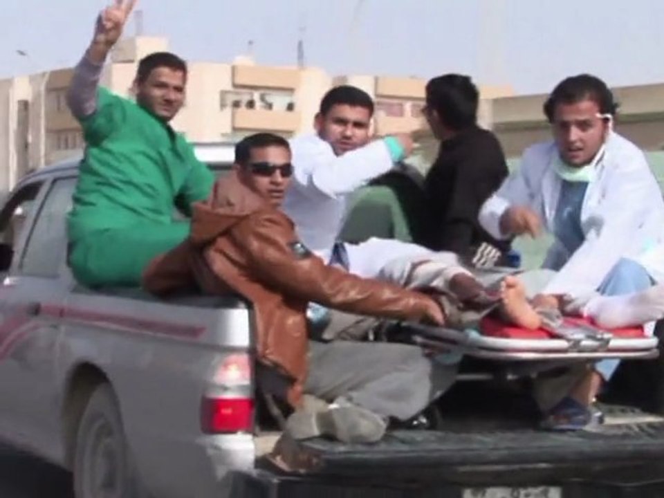 Libyan rebels fight Kadhafi offensive