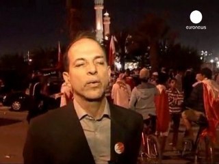 Pro and anti-government supporters protest in Bahrain