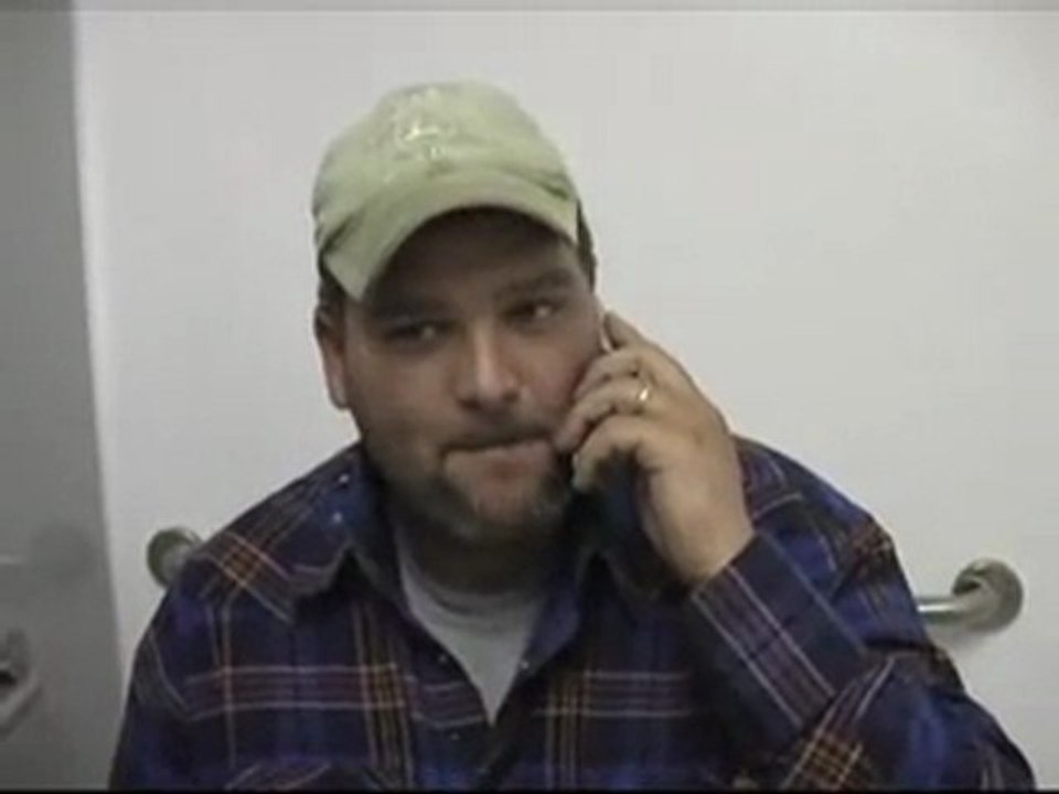 Funny bathroom cell phone commercial