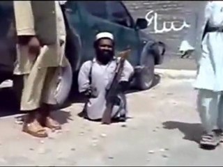 Cüce terörist interneti alt üst etti