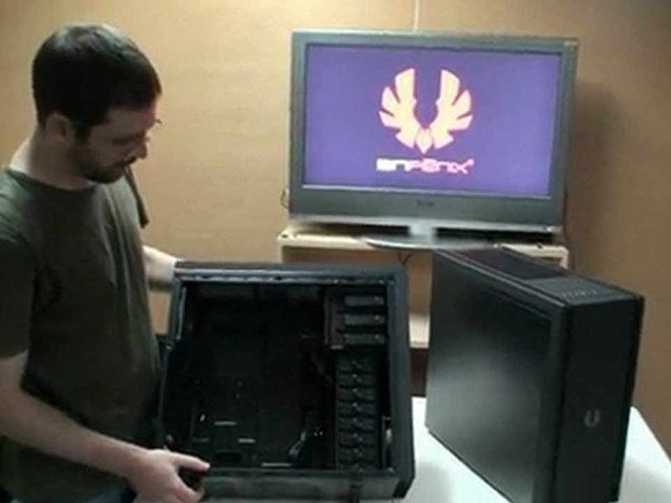 A look at the BitFenix Shinobi Window and Shinobi cases