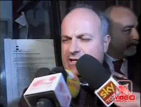 Napoli - Si dimettono 31 consiglieri comunali