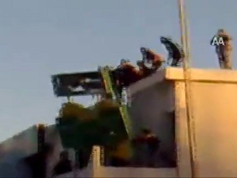 KADDAFİ DÜNYAYA MEYDAN OKUDU