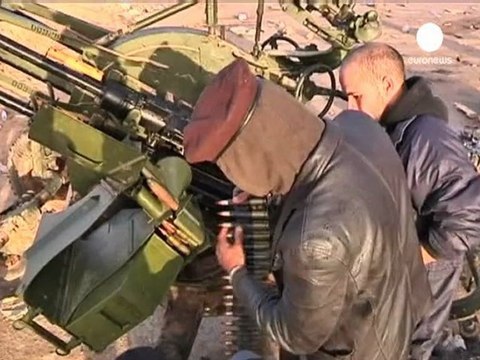 Fresh air strikes hit rebel Libyan town