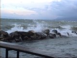 grosses vagues tempete à Yvoire