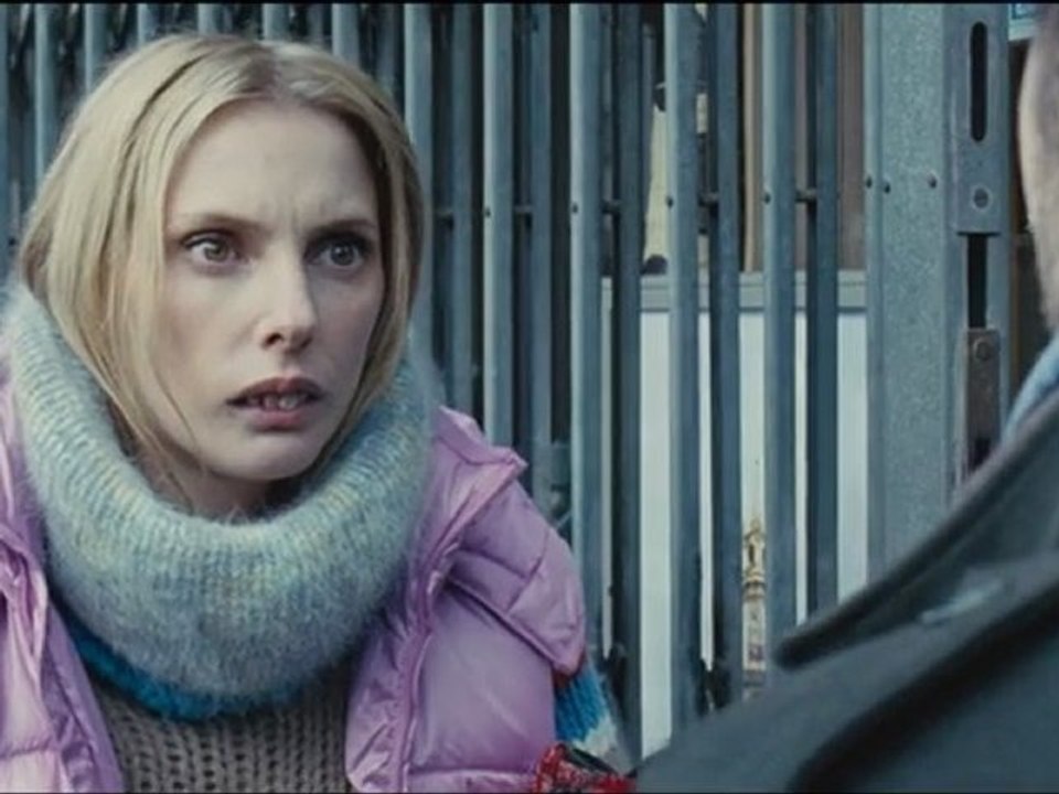 AU BISTRO DU COIN Bande-annonce