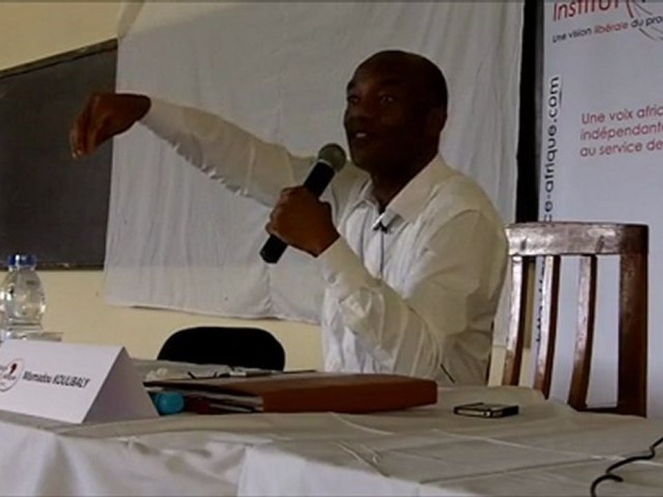 Des Etats forts prédateurs à la décentralisation du pouvoir