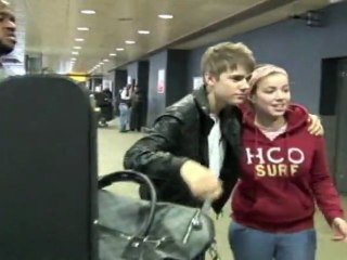 Justin Bieber Lands in London