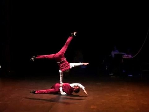 DUO HANDZ'UP-acrobatic-presents Art agency Valentino