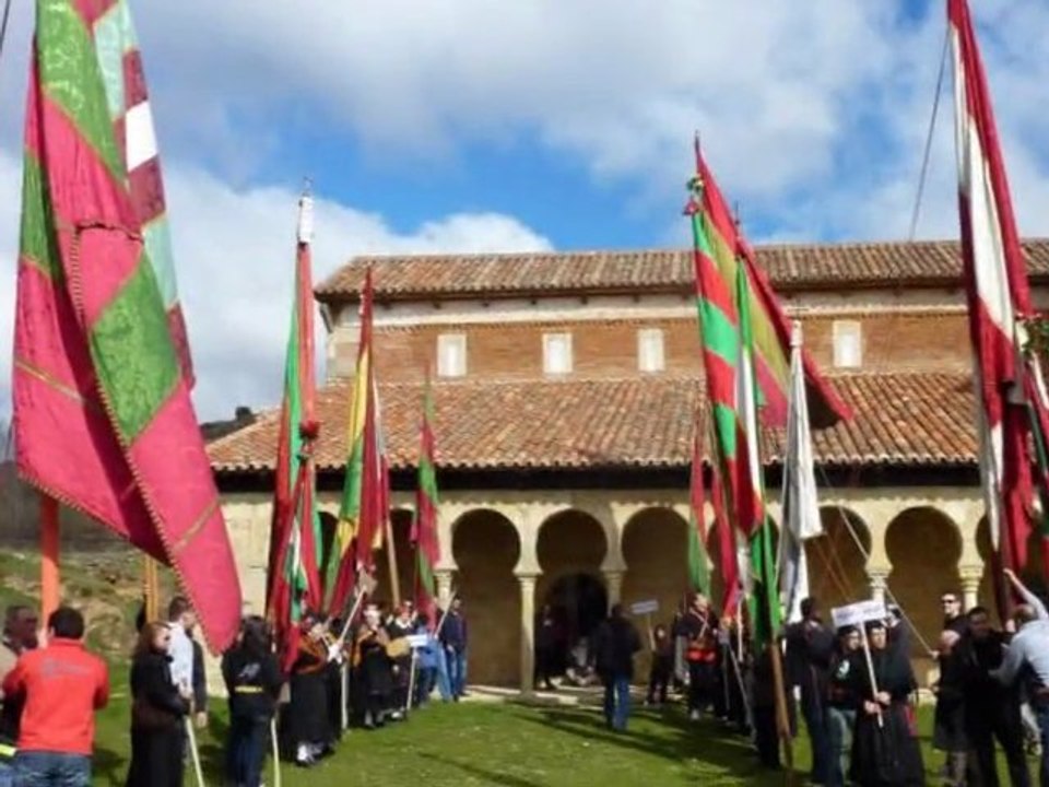 PENDONES LEONESES EN SAN MIGUEL DE ESCALADA
