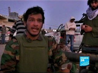 Libye : Après l'attaque, les insurgés enterrent leurs morts