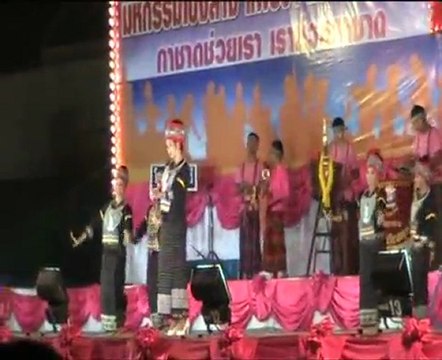 วงโปงลางโรงเรียนผดุงนารี (1) 4มี.ค.2554