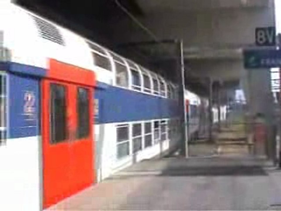 Z8800 UM Z20900 PART DE LA GARE Bibliothéque Fran M