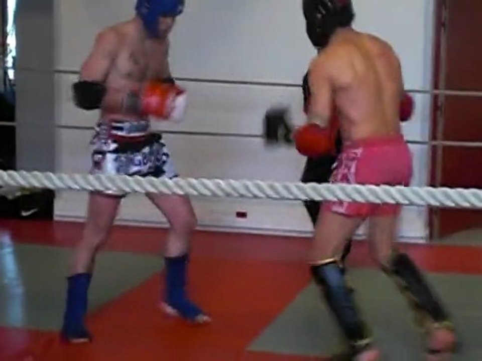 BCAlboussière en BOXE THAI Hacene