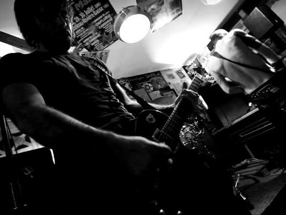 Junkyard Birds Mundicore Films - Pixbynot - Celtic Pub 2011