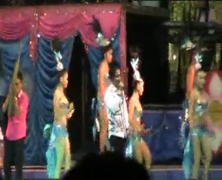 สุดยอดวงหมอลำซิ่งในงานกาชาดกาฬสินธุ์2554 (3)