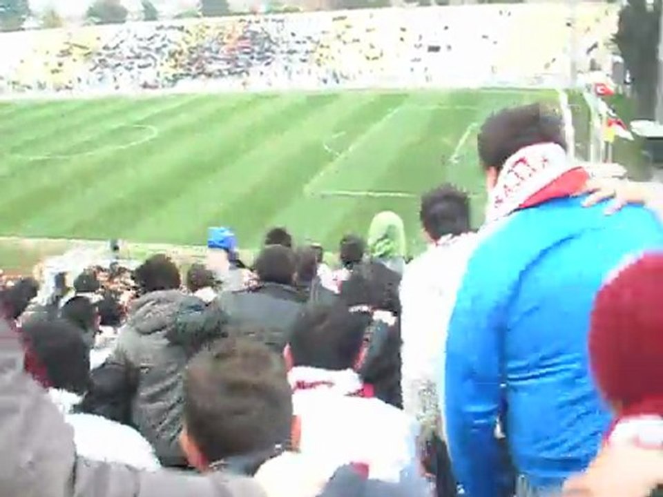 İZMİR'DE Fİ-FA:KARTALSPOR TARAFTARI(27.02.2011)