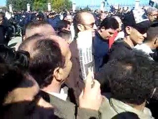 MARCHE DE LA CNCD REPRIMEE A AIN BENIAN LE 05 MARS 2011