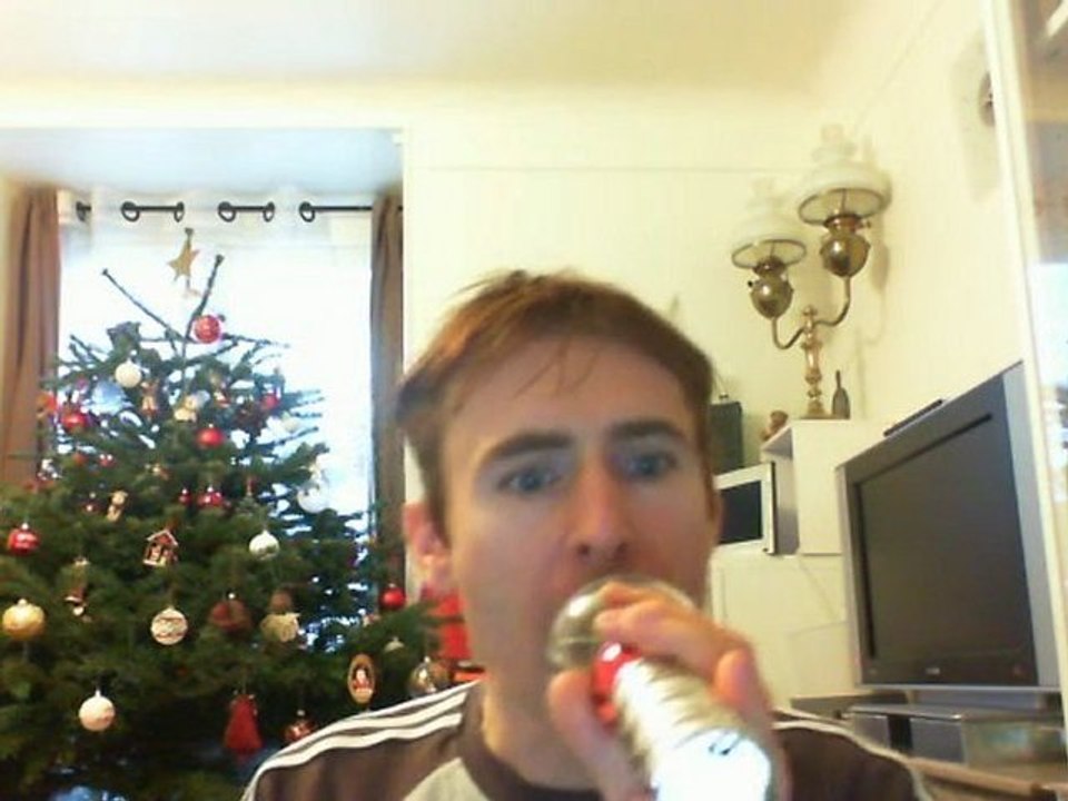 Wiwi égratigne "non non ne dis pas"