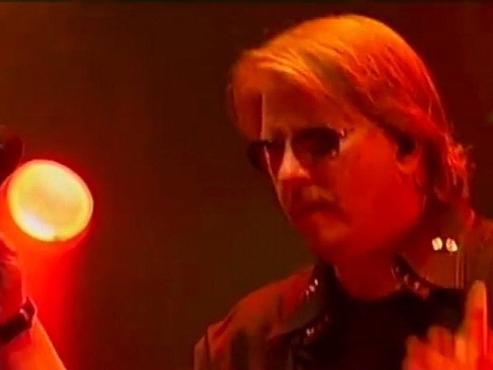 Toto " Somewhere Tonight "(Live 2010)