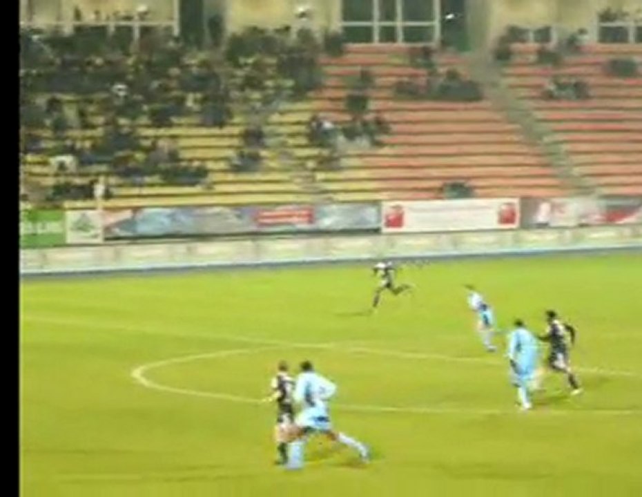 FOOTBALL LIGUE 2.  TOURS FC - VANNES  4 Mars 2011