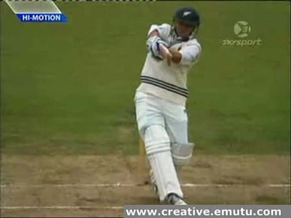 cricket batter loses a tooth