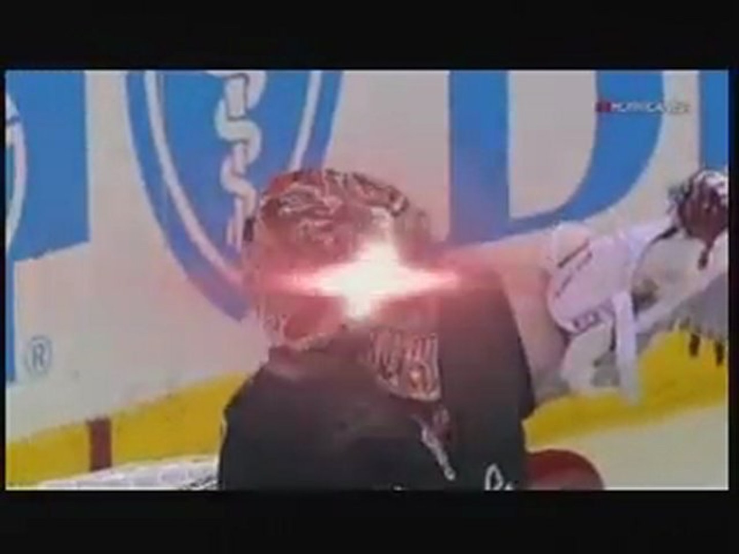 ⁣Hurricanes - Penguins Highlights (2/25/11)