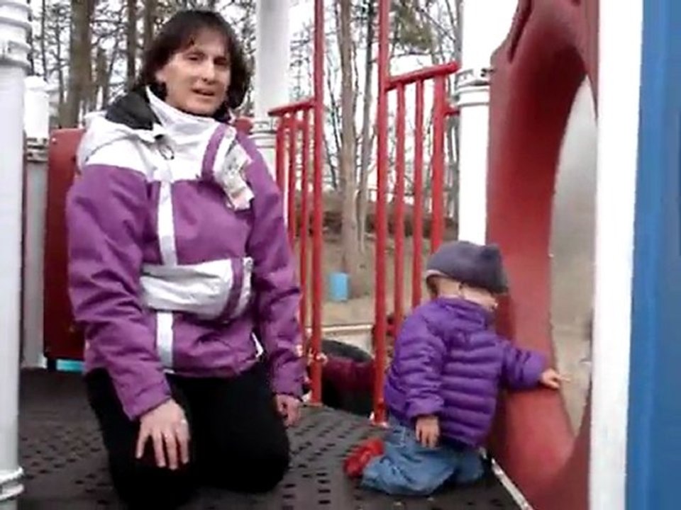 Sur le jeu des grands avec maman