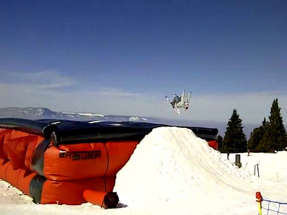 VID-20110305-00006