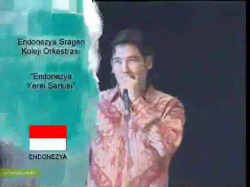 8 9.Türkçe Olimpiyatları Endonezya SRAGEN koleji orkestrası