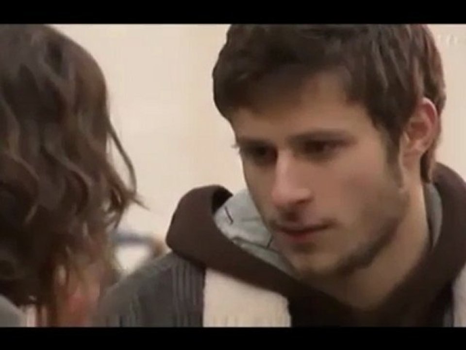 Plus Belle La Vie - 10 Mars 2011 - Simon est amoureux de....