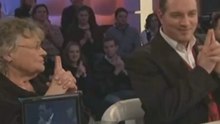 Messmer  hypnotise Claude Legault a TLMEP quebec 1 sur 2