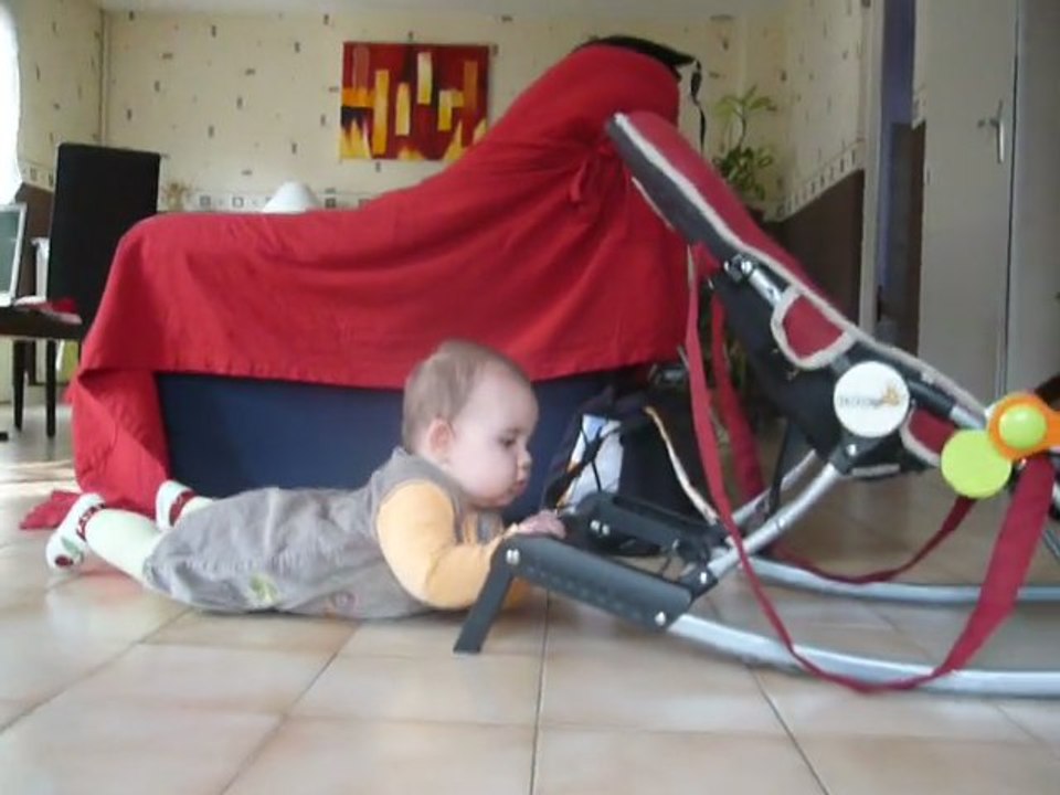2011_03_06 zoe fait des tractions