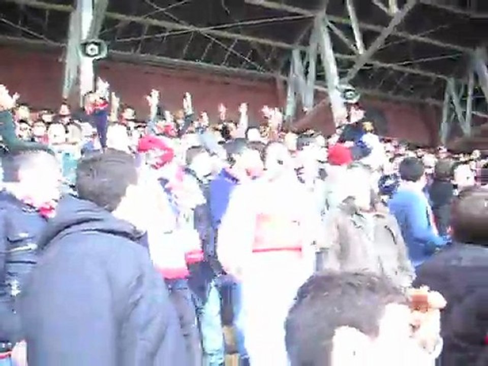 KARTALSPOR taraftarının denizli makarası(06.03.2011)