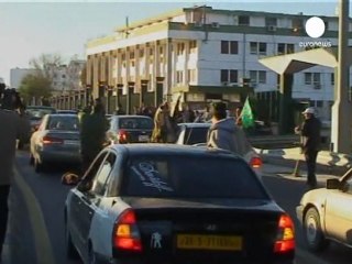 Libya'da muhalifler geri çekiliyor