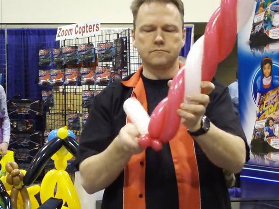 TomTheBalloonGuy teaches how to make a giant wand