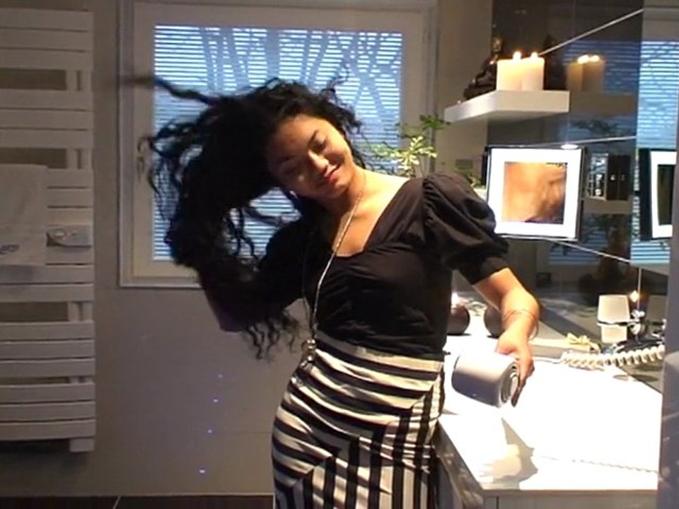 Salle de bain design Black and White version "vidéo"