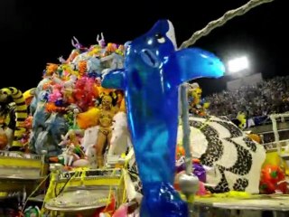 Miles deliran al ritmo de carnaval en el Sambódromo de Rio