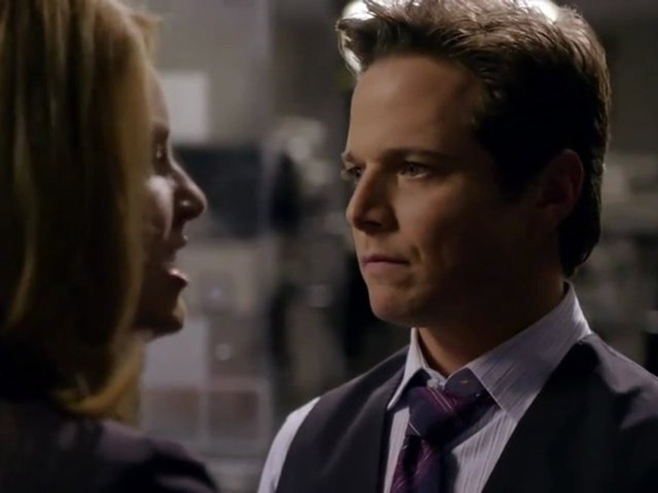 V(2009) Extrait 2x09 "Devil In A Blue Dress" #7