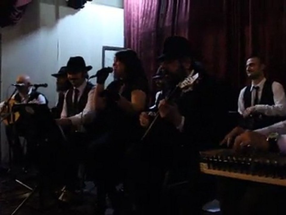 Tatavla karnavalı Istanbul'da - Cafe Aman İstanbul grubu