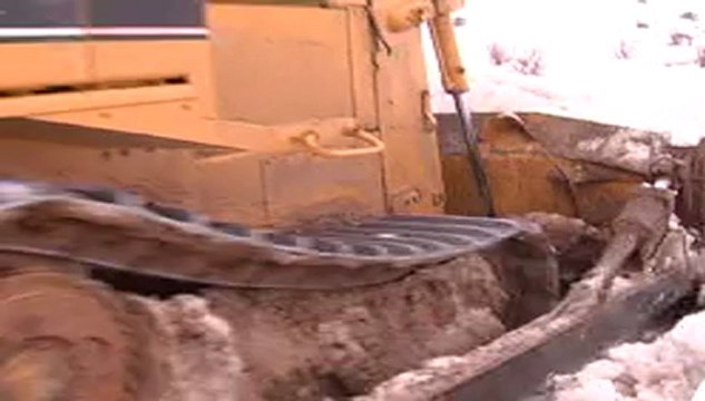 TEDAŞ ekiplerinin zorlu çalışması - YÜKSEKOVA HABER