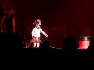 Circus of Horrors. The Dwarf and a hoover.