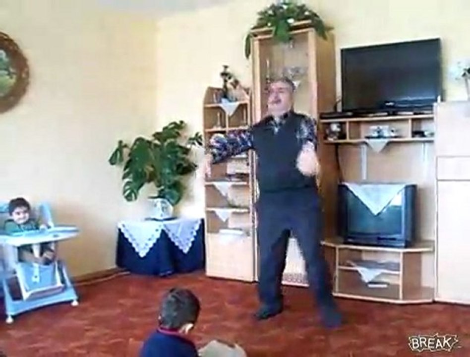 Papy se met a la dance