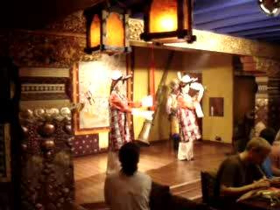 Danse traditionnelle tibetaine
