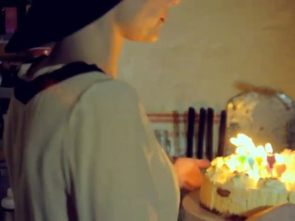 Mélanie Laurent : En t'attendant (premier single)